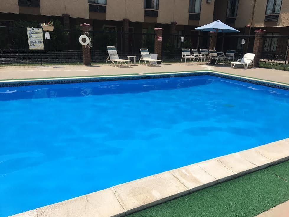 Americas Best Value Inn & Suites Ft Collins E At I-25 Fort Collins Exterior foto