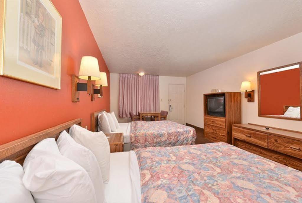 Americas Best Value Inn & Suites Ft Collins E At I-25 Fort Collins Exterior foto